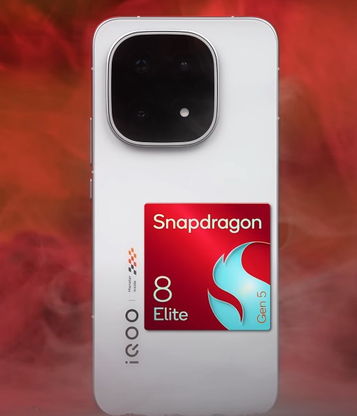 iQOO 15 India Launch Snapdragon 8 Gen 5 flagship smartphone showcasing premium design and powerful performance.